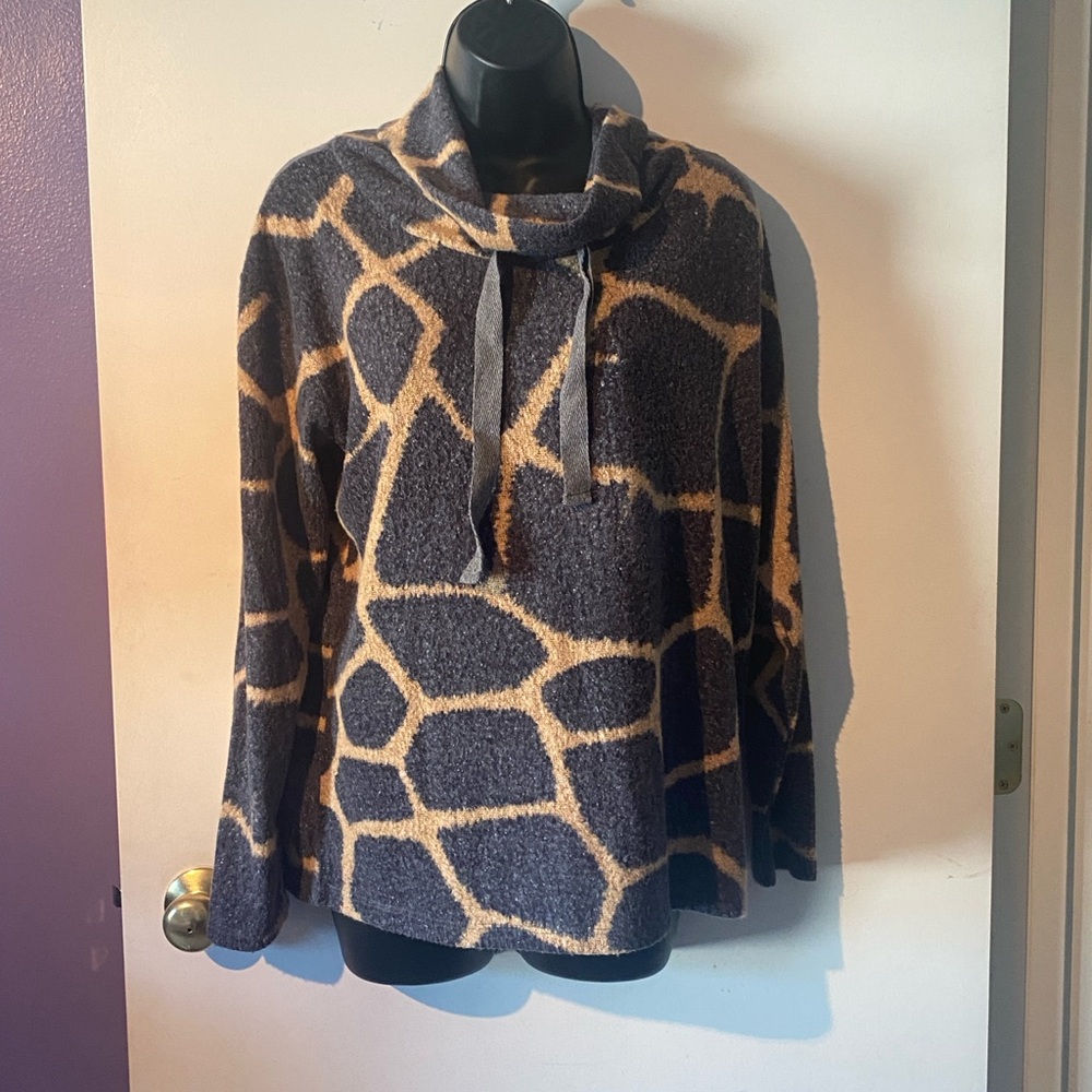Dantelle Giraffe Print Cowl Neck Sweater Size Medium